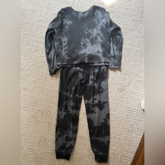 Tie Dye Long Sleeve - Picture 4 of 4